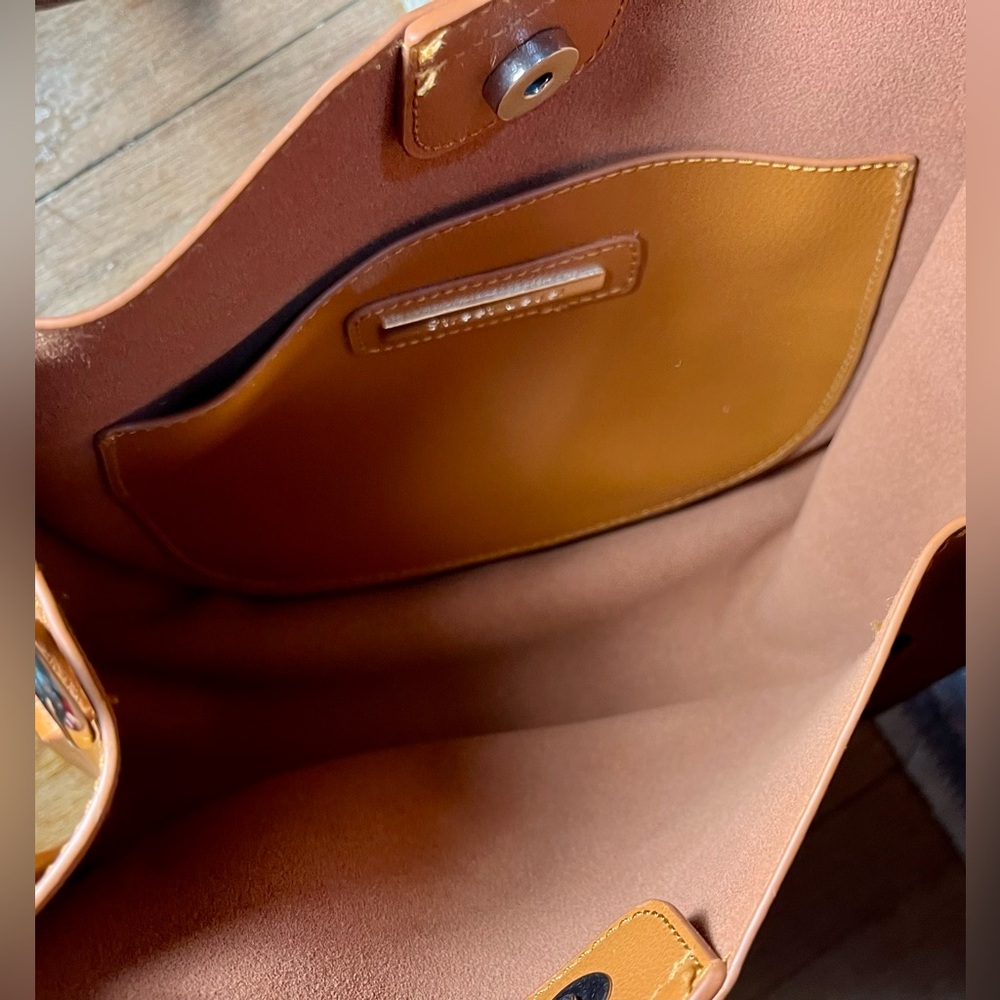 Street Level Purse - Picture 3 of 4